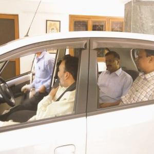 Delhi's odd-even: Arvind Kejriwal joins carpool, real test on Monday
