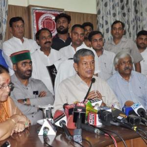 Blow to Rawat: SC restores Prez rule in Uttarakhand till April 27