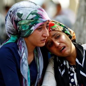 'IS bomber' kills at least 50 at Turkey wedding