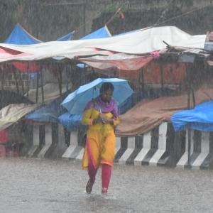 Heavy downpour pounds Hyderabad; 7 killed in rain-related incidents