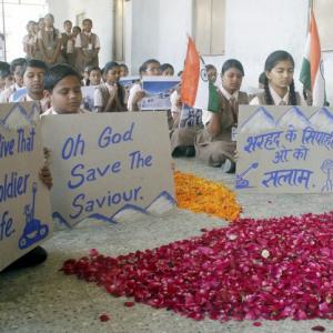 PHOTOS: India prays for miracle Siachen soldier