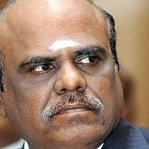 Justice Karnan fails to appear in SC in contempt proceedings