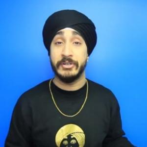 Sikh comedian forced to remove turban at US airport
