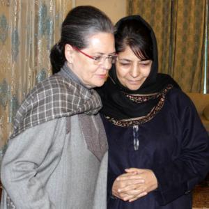 Sonia meets Mehbooba to offer condolences, stirs political circles