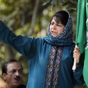 No ties with J-K if Art 370 revoked: Mehbooba to govt