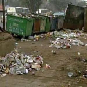 Unfazed Delhi govt sets up 'task force' to clear garbage