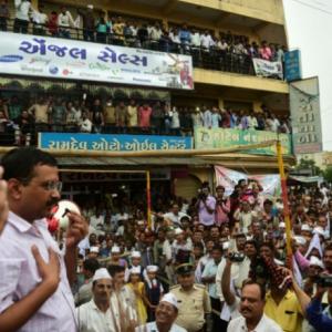 Kejriwal kickstarts AAP campaign in Gujarat for 2017 polls