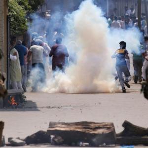 Violence continues to sweep Kashmir; several separatist leaders held
