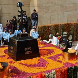 PHOTOS: India remembers Kargil war heroes
