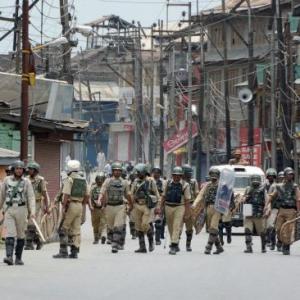 Curfew lifted from Kashmir, except Anantnag