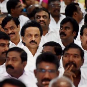 Jaya breaks the ice, assures no disrespect during swearing-in