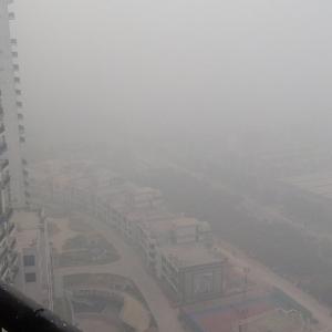 Delhi smog causes rise in asthma, bronchiolitis cases; Centre calls emergency meet