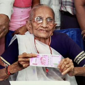 PM's mother stands in bank queue, gets notes exchanged