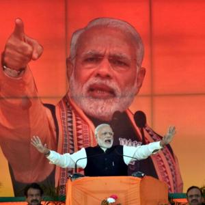 PM rakes up chit fund scam to attack Mamata over demonetisation