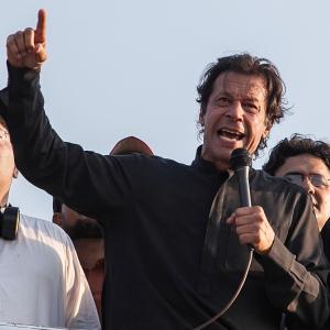 Pakistan: Court bars Imran Khan's Islamabad lockdown plan