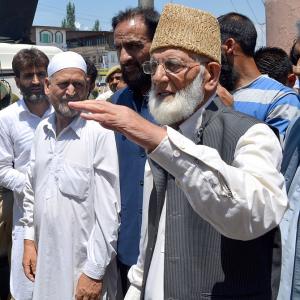 Opposition in all-party delegation to Kashmir wants to involve Hurriyat