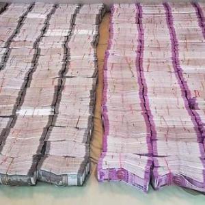 Rs 10cr cash, 10kg gold found at UP babu's home