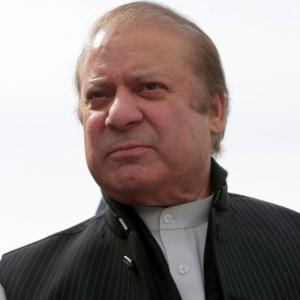 Pakistan PM Nawaz Sharif narrowly survives Panamagate jolt