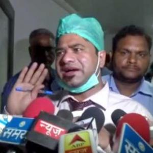 Sacked Gorakhpur doctor made scapegoat, say doctors in Delhi