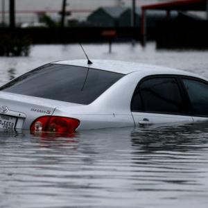 30 dead as Harvey makes 2nd landfall near Louisiana-Texas border