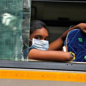 Delhi chokes as air quality worsens