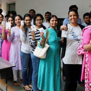 Gujaratis brave the chill to cast their vote in second phase