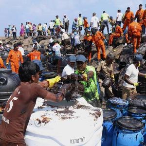 Chennai oil spill: Centre orders probe, 80% clean-up ops over