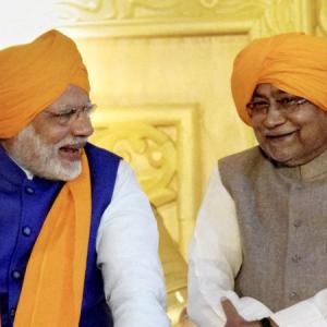 After Nitish supports note ban, Modi lauds Bihar CM over liquor ban