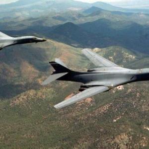 US bombers fly close to North Korea amid tensions
