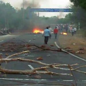 5 killed as farmers' protest in MP's Mandsaur turns violent