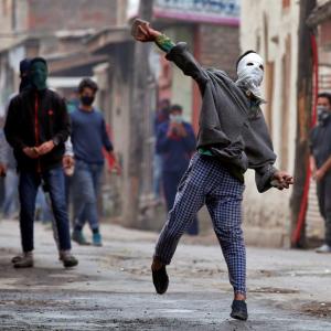 '300 Whatsapp groups used to mobilise stone-pelters at encounter sites'