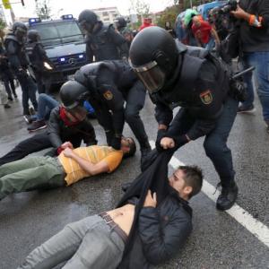 Violence erupts as Catalans vote on split from Spain