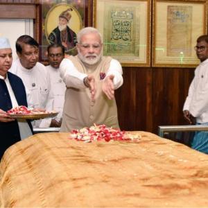 PM wraps up Myanmar trip with visit to Bahadur Shah's grave, puja at temple