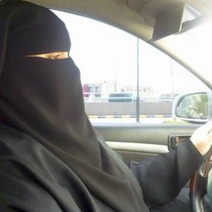 Saudi Arabia agrees to let women drive