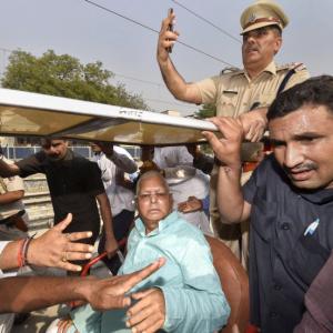 Lalu alleges 'political conspiracy' after being discharged from AIIMS