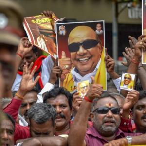 RIP Karunanidhi: DMK supporters weep and wail outside hospital