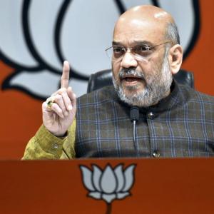 Rafale deal: Amit Shah asks Rahul to apologise; Congress demands JPC probe
