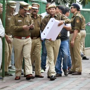 Delhi CS assault: Cops search Kejriwal's house, seize hard disk