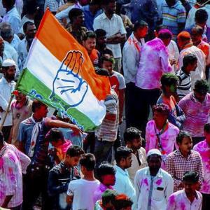 Karnataka bypoll: Cong-JD(S) win 4-1, including BJP stronghold