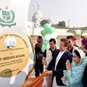 Pak PM lays foundation for Kartarpur Corridor