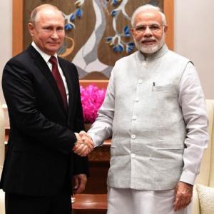 Putin arrives in India, Modi hosts dinner ahead of official summit