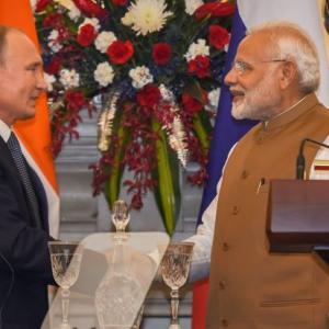PM invites Russia to set up defence industrial park in India