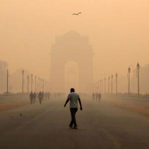 As Delhi's air quality deteriorates, global reports express concern