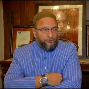 Stupid of Pranab Mukherjee to have attended RSS event: Owaisi