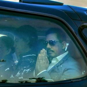 Robert Vadra gets bail; asked not to leave country