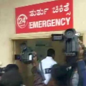 Karnataka Cong MLA injured in 'brawl', notices sent to 4 for skipping meet
