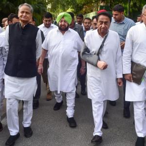 Cong CMs meet Rahul, urge him to continue as president