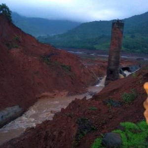 23 feared dead after dam breach in Maha's Ratnagiri