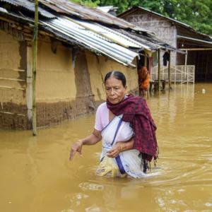 Assam flood worsens, 4.23 lakh people affected