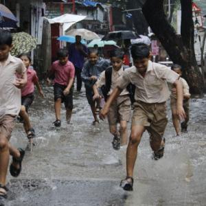 PHOTOS: 1st spell of monsoon shower submerges Mumbai